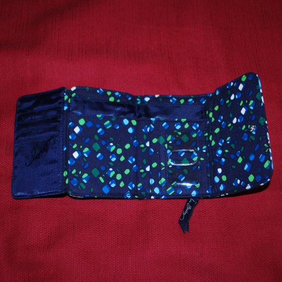 3/$30 - NEW MARKDOWN - Vera Bradley Wallet in Ink Blue - EUC - Picture 5 of 7